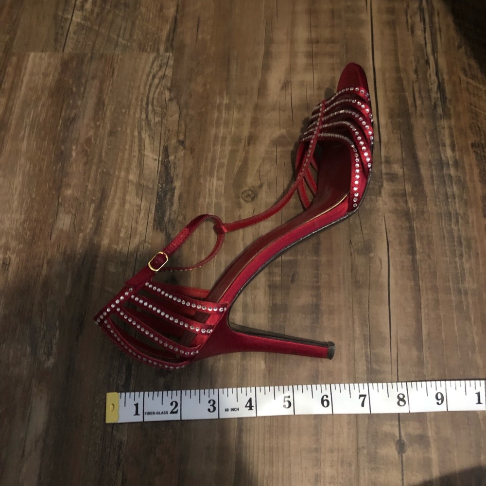 Red heels - Picture 3 of 3